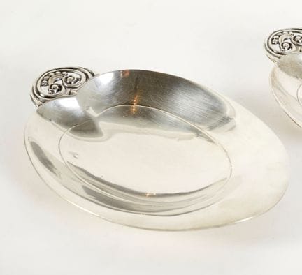 Bowl    3 x 27.5 x 17 cm
TIFFANY 925 silver bowl. 