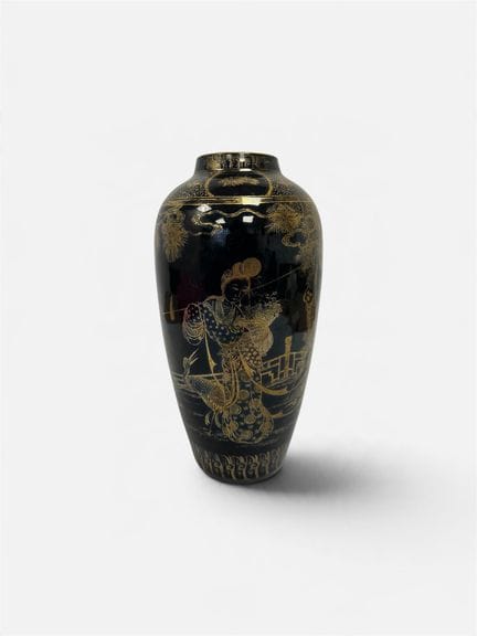 Vase en porcelaine à glaçure noire miroir à décor 