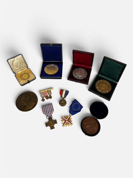 Ensemble de médailles commémoratives en bronze, cu