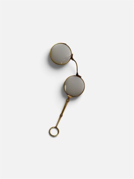 Paire de lorgnons en or jaune 750/°° (18K) repliab