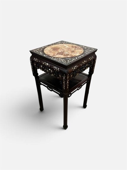 Tonkin, vers 1900
Table à plateau carré à incrusta