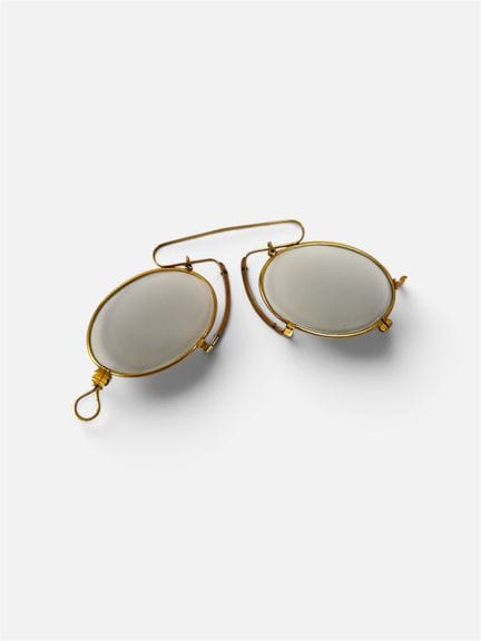 Paire de lorgnons en or jaune 750/°° (18K)
Poinçon