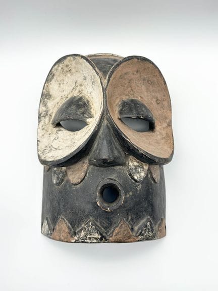 Maschera Bembe in legno intagliato e pigmenti dell