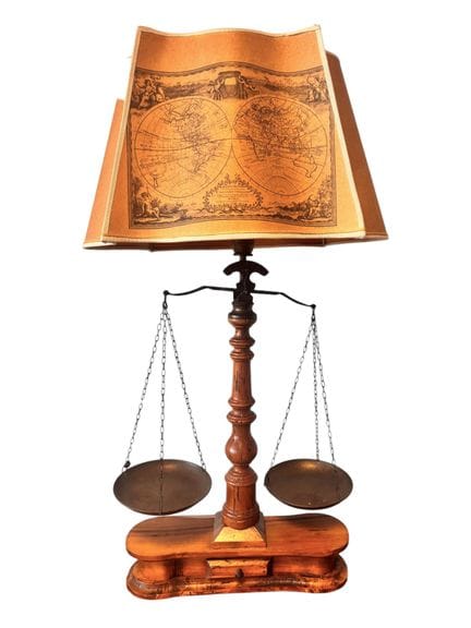 Lampada-bilancia "Bilancia della giustizia", d'epo