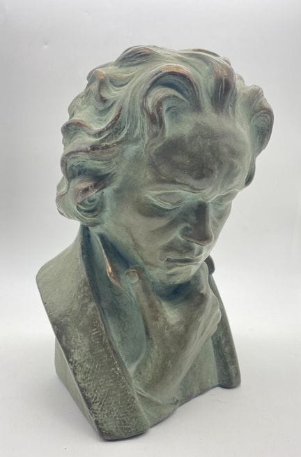 Busto raffigurante Ludwig van Beethoven, originari