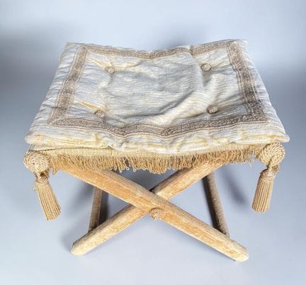 Ployant style Louis XV en tissu doré - Dimensions: