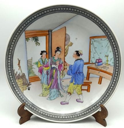 CINA - Grande piatto in porcellana Famille Rose - 