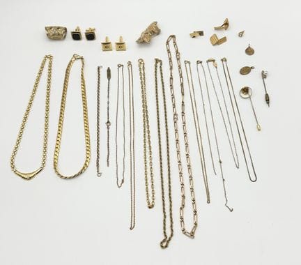 Set di gioielli in metallo dorato composto da due 