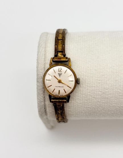 Lot de deux montres bracelet de dame anciennes en 