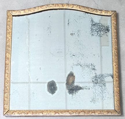Uno specchio antico - Dimensioni: 60x62 cm