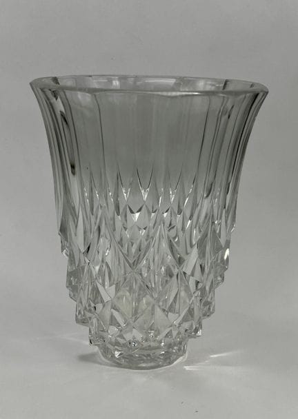 Vaso in cristallo
Dimensioni: altezza 20 cm e diam