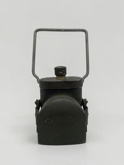 Divers - WW2 Lot composé d'une lampe WW2 anglaise 