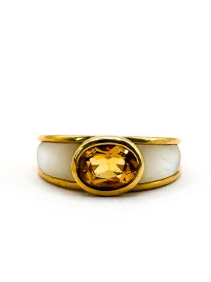 Bague en or 18K (750 millièmes), ornée d'une citri