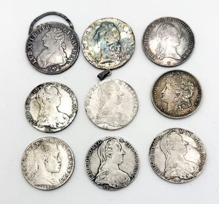 Lot de neuf écus d'argent variés : 
- France 1754 