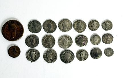 ROME 
Lot de 20 monnaies, bronze, billon et argent