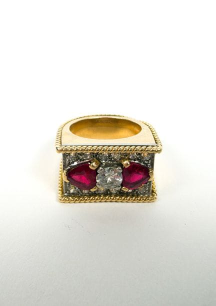 Bague en or 18K (750 millièmes), ornée d'un diaman