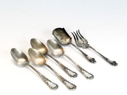 Réunion de 4 cuillères à café en argent modèle de 