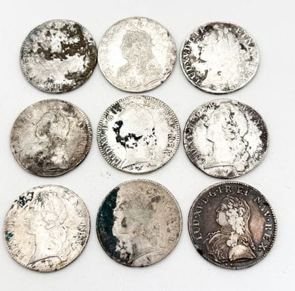 Louis XV 
Lot de neufs écus d'argent : 
- aux laur