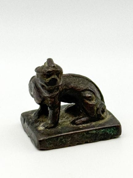 CHINE - Dynastie MING  (1368 - 1644)
Cachet en fer