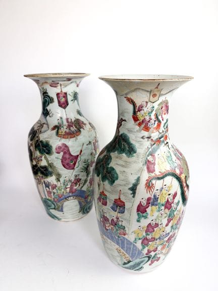 CHINE, Canton - Début du XXe siècle
Paire de vases