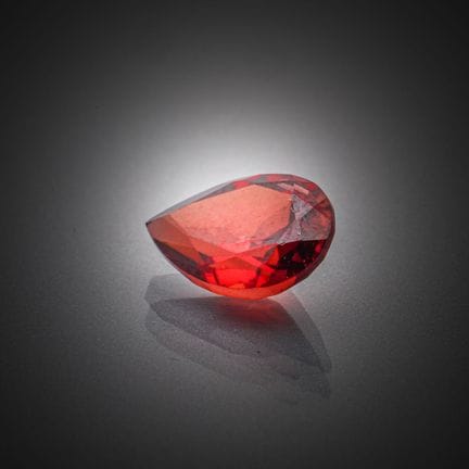 Grenat pyrope orange rosé poire sur papier.
Poids 