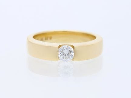 Anello con diamante da 0,38 ct. Oro giallo 750 da 