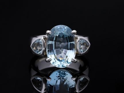 Ring 10,00 ct. Aquamarines 585 White gold 14 kt.
P