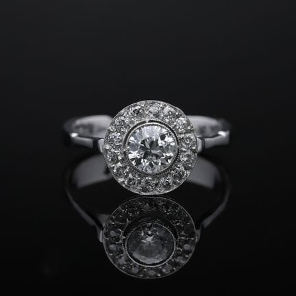 Ring 0,80 ct. Diamonds 750 White gold 18 kt.
Produ