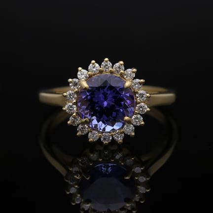 Ring 1,75 ct. Tanzanite, Diamonds 750 Yellow gold 