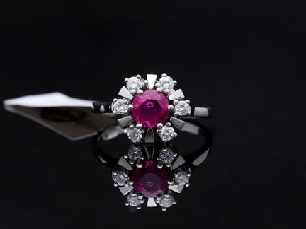Vintage Ring 1,40 ct. Sapphire, Diamonds 585 White