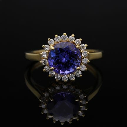 Ring 1,75 ct. Tanzanite, Diamonds 750 Yellow gold 
