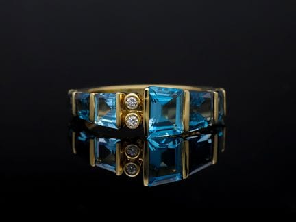 Ring 4,43 ct. Diamonds, Topazes 750 Yellow gold 18