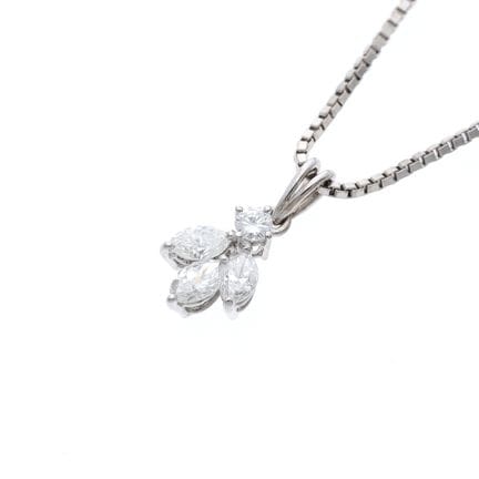 Collana con ciondolo da 0,70 ct. Diamanti, oro bia