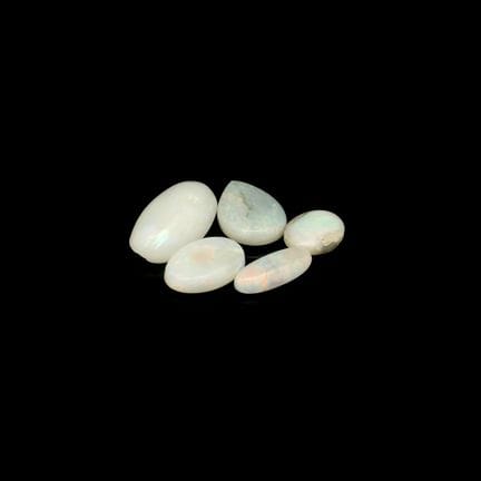 Piedras preciosas: ópalos de 7,76 ct.
Descripción 