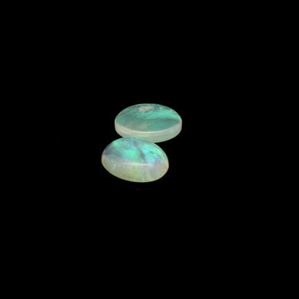Piedras preciosas: ópalos de 2,27 ct.
Descripción 