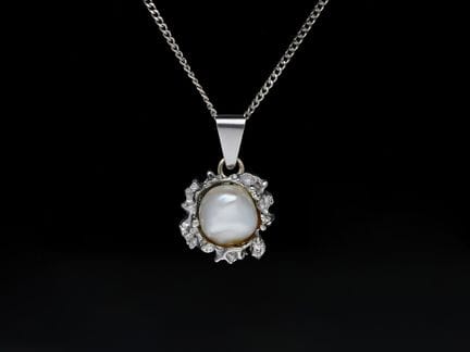 Pendant 585 White gold 14 kt.
Product Description: