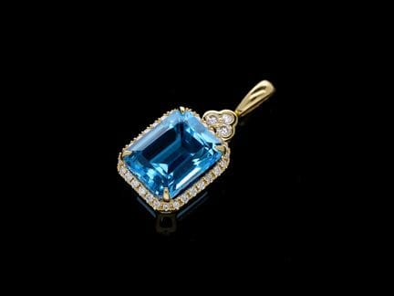 Necklace with pendant 3,13 ct. Diamonds 750 Yellow