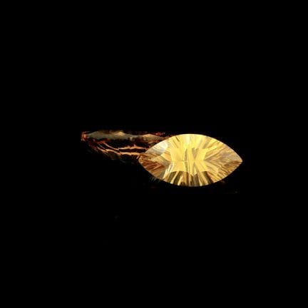 Piedras preciosas: citrinos de 6,34 ct.
Descripció