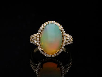Ring 4,20 ct. Opal, Diamonds 585 Yellow gold 14 kt