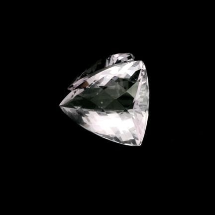 Piedra preciosa: 30,05 ct. de kunzita
Descripción 