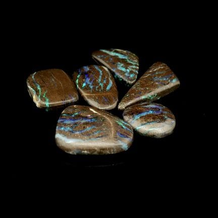 Piedras preciosas: ópalos de 32,62 ct.
Descripción