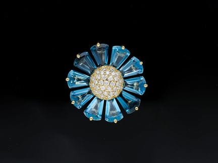 Pendant 6,99 ct. Diamonds, Topazes 750 Yellow gold