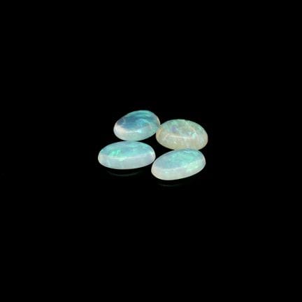 Piedras preciosas: ópalos de 3,96 ct.
Descripción 