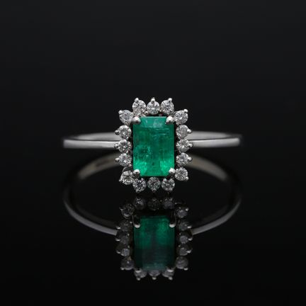 Ring 0,76 ct. Emerald, Diamonds 585 White gold 14 