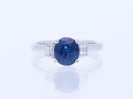Anello 2,13 ct. Zaffiro, diamanti 750 Oro bianco 1