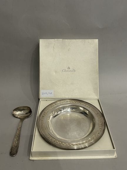 CHISTOFLE
Signed silver plated bowl and spoon