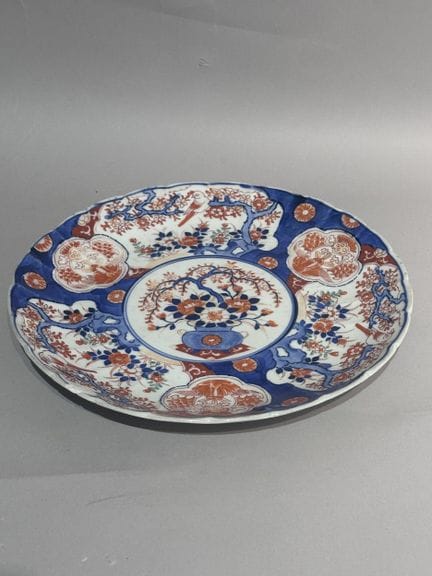 Porcelain PLATE decorated with an Imari design fea