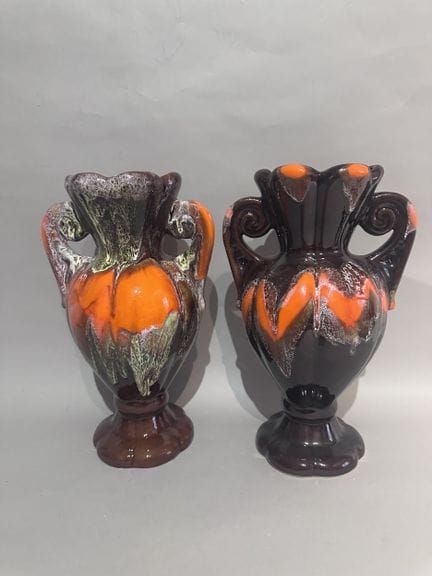 Pair of baluster vases with handles, made of glaze