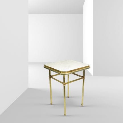 Fabrication italienne, 75 x 55 x 55 cm. Petite tab