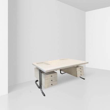 产品编号 2 INN 75x170x80 厘米，玻璃钢书桌，附有生产标签